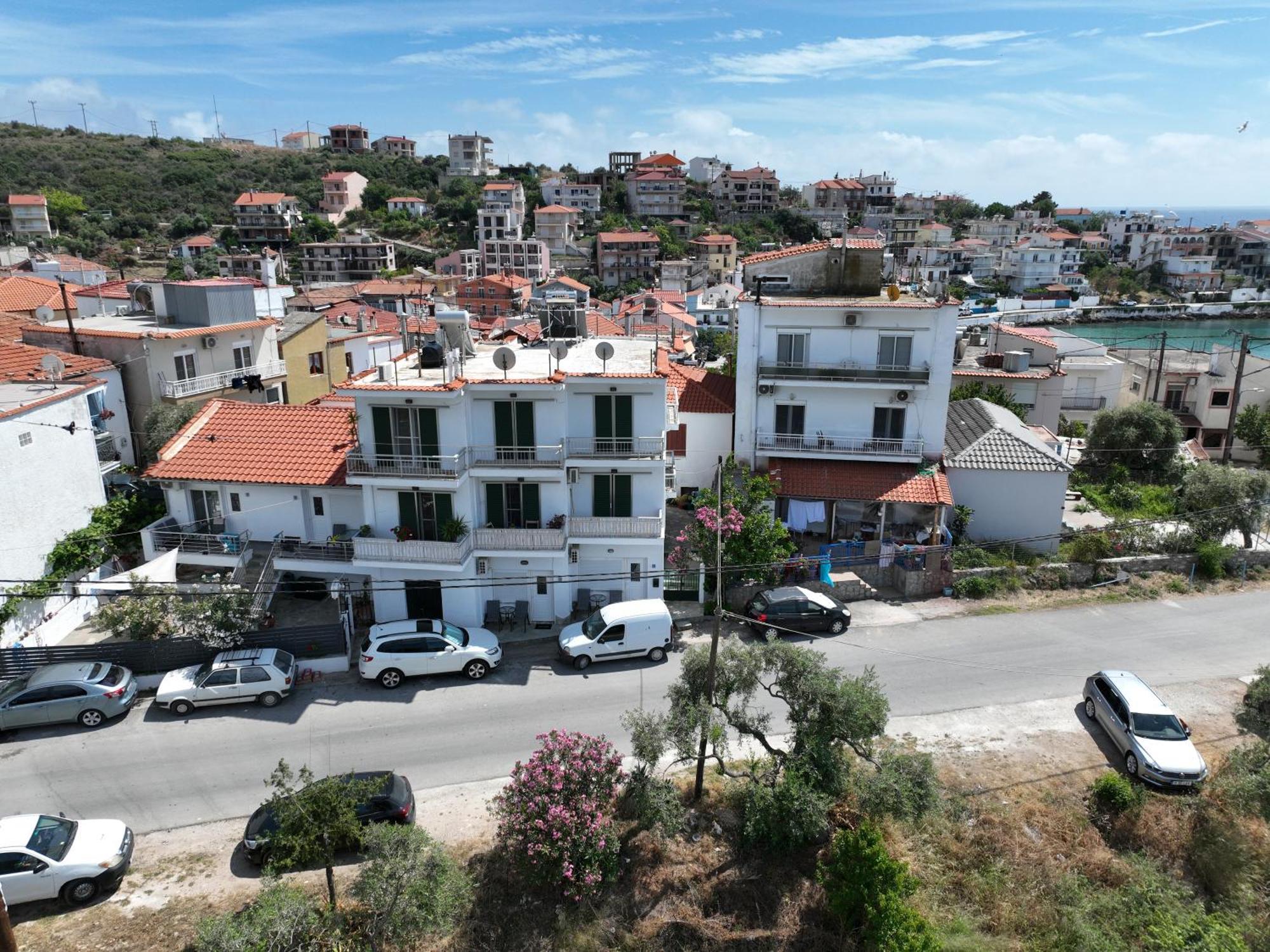 Apartament Doukas & *