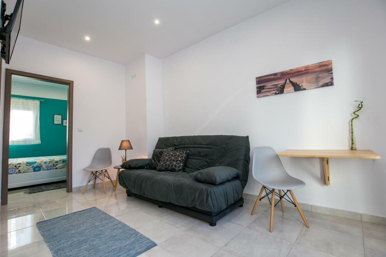 Doukas & Apartmán Skála Marión